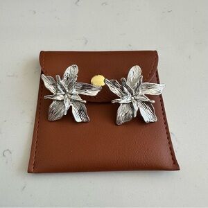 Flower Earrings - NEW
